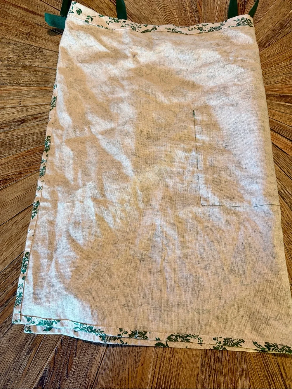 Apron cotton canvas green & white floral botanical print apron with pocket